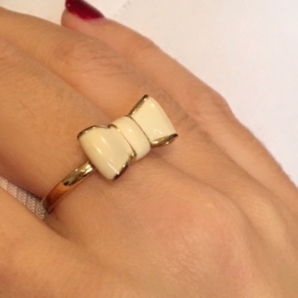 KATE SPADE • Take A Bow Bow Ring - Picture 5 of 8